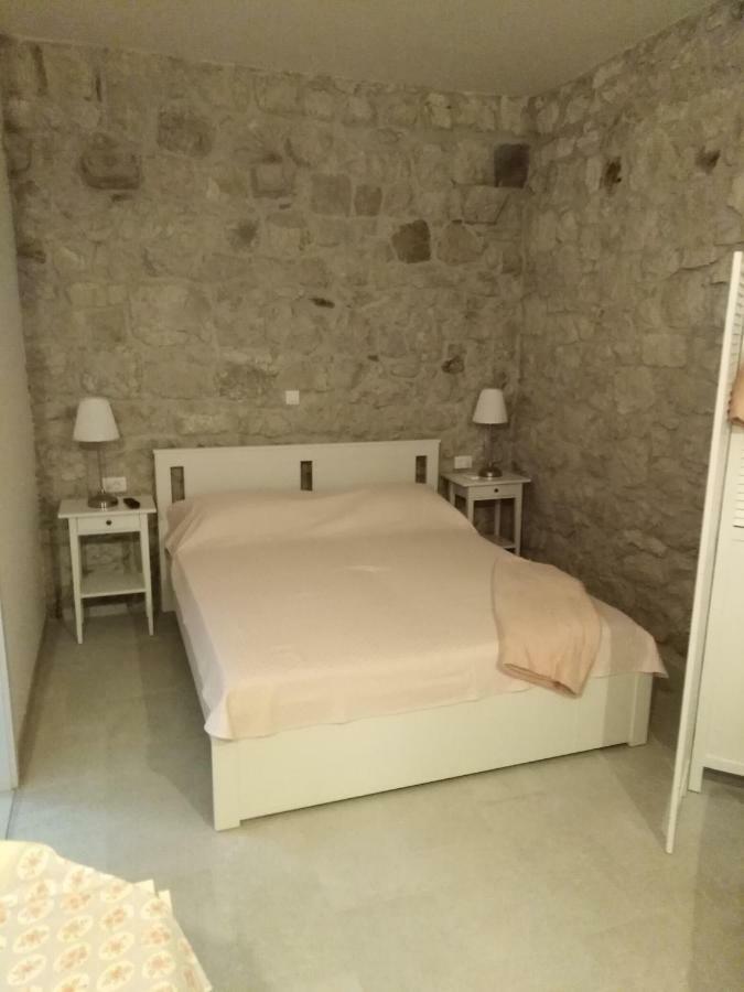 Apartment Iris Drasnice Esterno foto