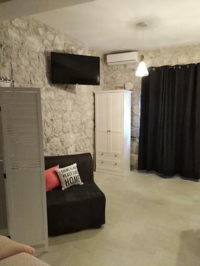 Apartment Iris Drasnice Esterno foto